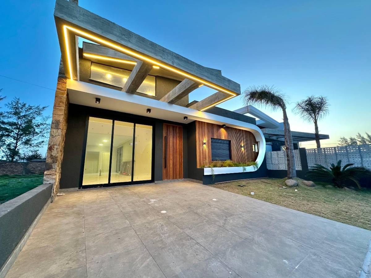 Casa 3 dormitórios para venda em Capão da Canoa | Ref.: 1052