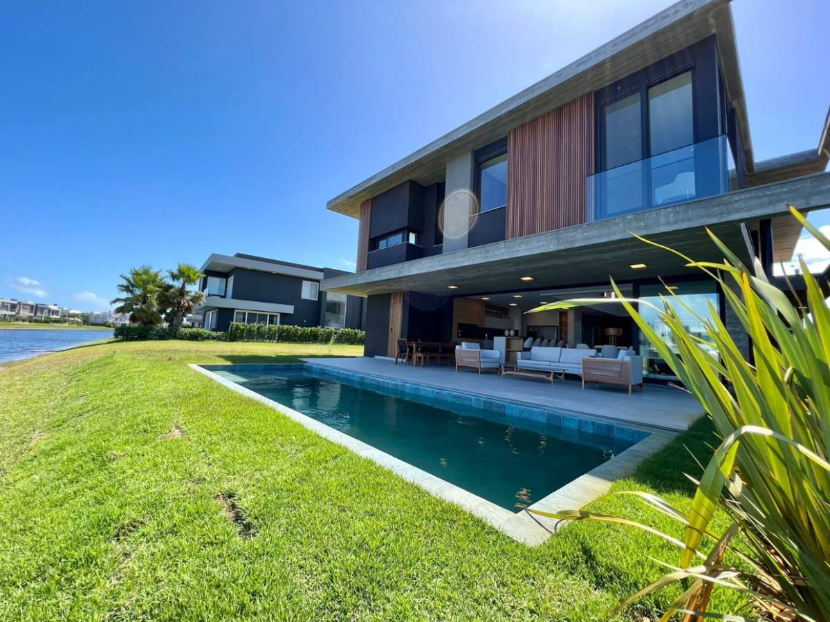 Casa em Condomínio 5 dormitórios para venda, centro em Xangri-lá | Ref.: 1058