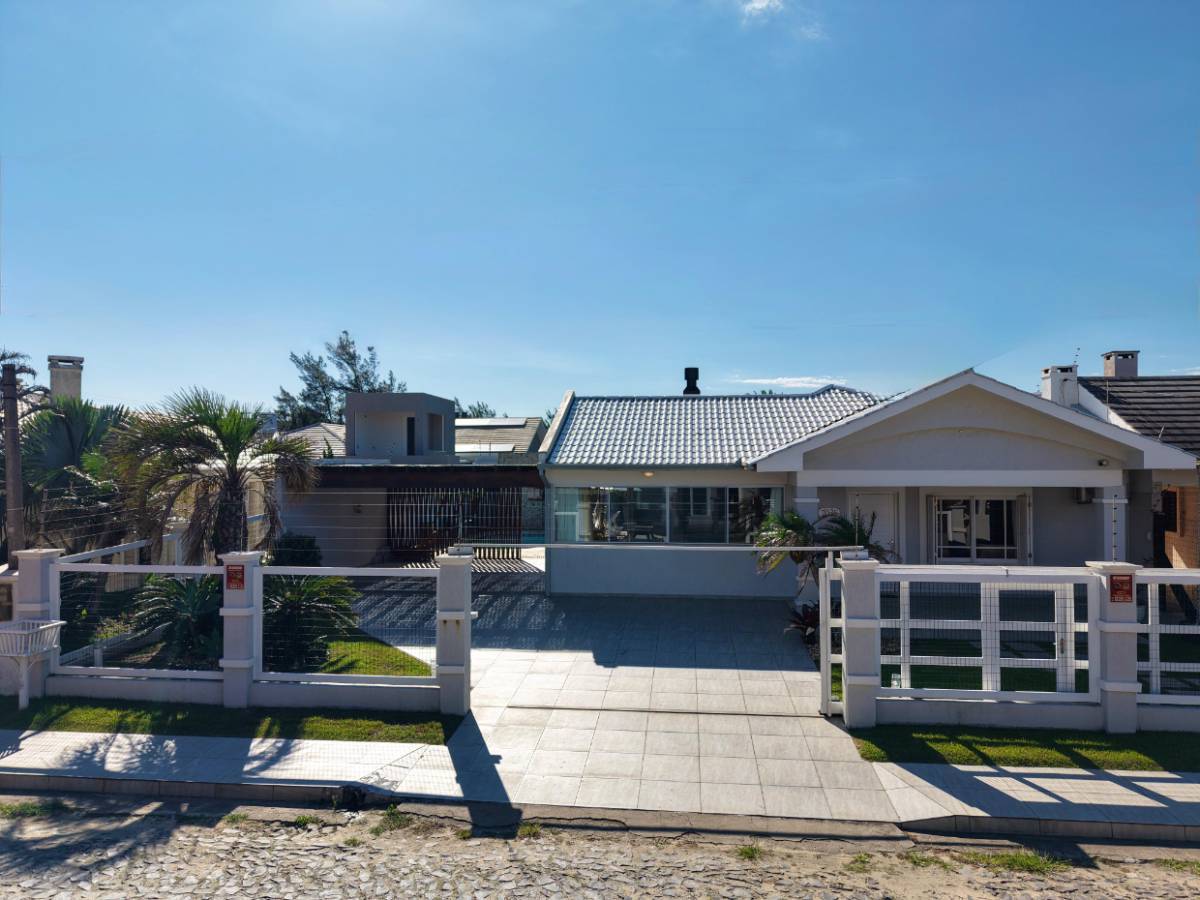 Casa 3 dormitórios para venda em Atlantida Sul | Ref.: 1189